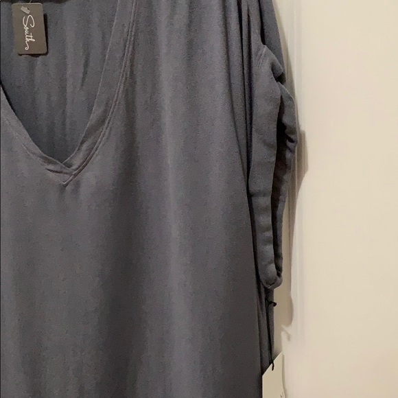 NWT Bella Dahl vneck tee - Picture 4 of 5